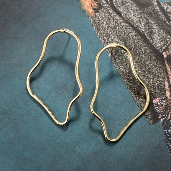 dora boutique Jewelry - Unique Design//Minimalist Abstract Art Earrings